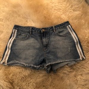 Jean Shorts with White Zipper